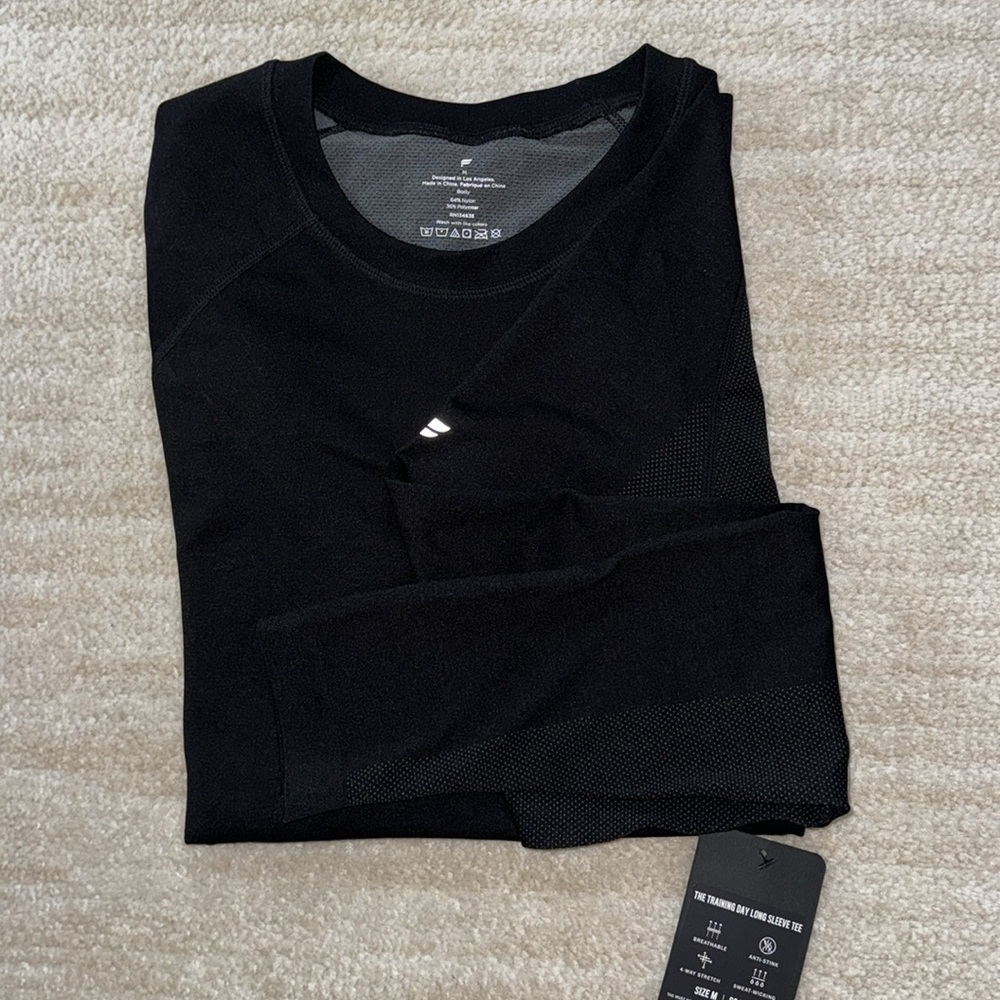 NWT mens fabletics long sleeve t-shirt